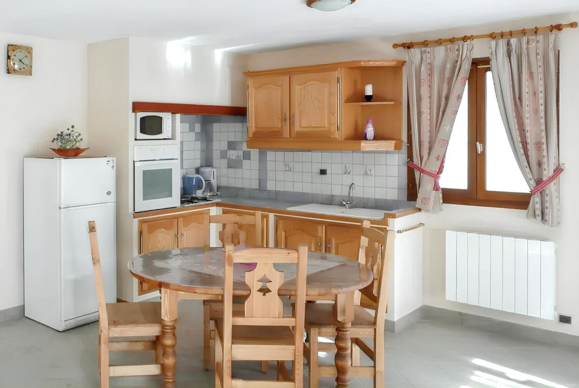 Appartement Paisible A Saint-Crepin Avec Vue Sur La Montagne Екстериор снимка