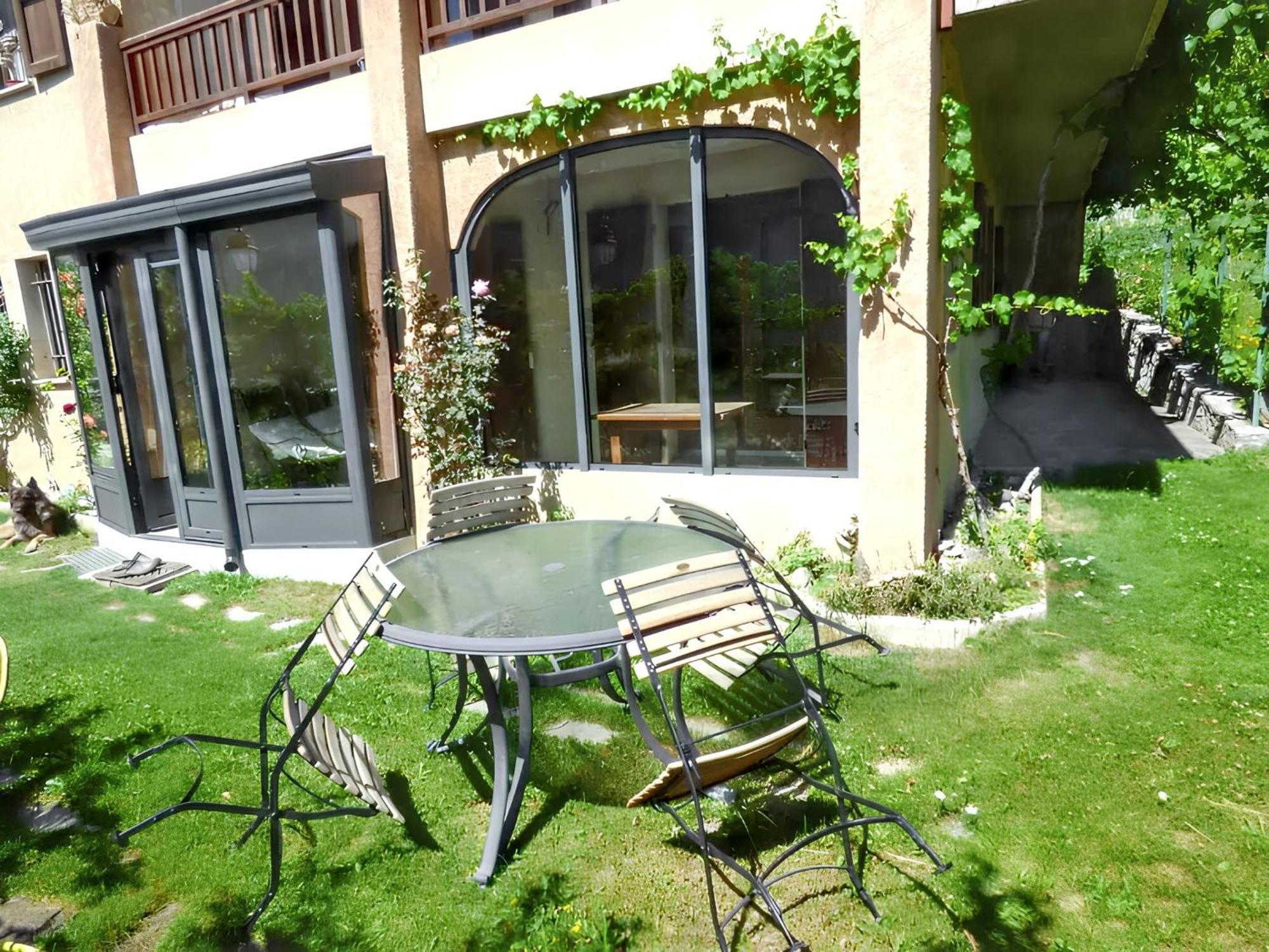 Appartement Paisible A Saint-Crepin Avec Vue Sur La Montagne Екстериор снимка